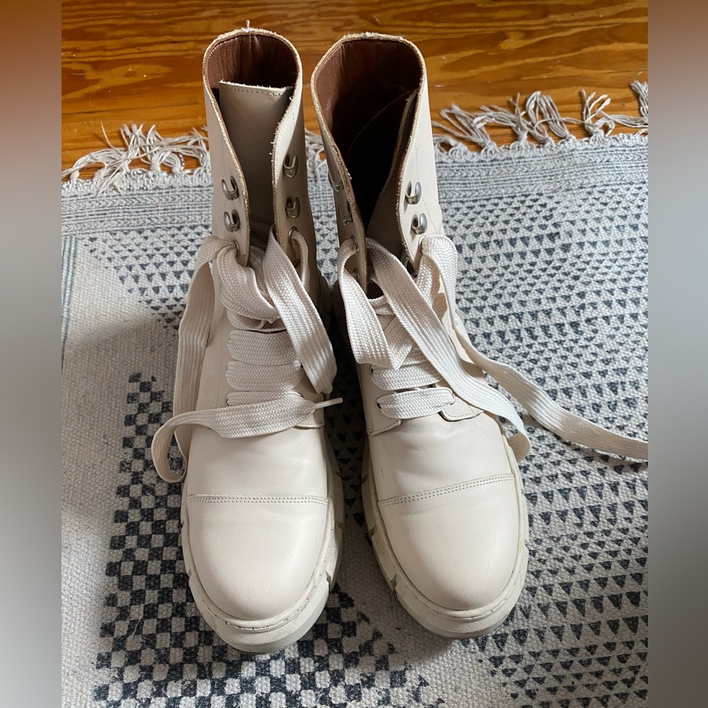 Alohas Can Can Beige Leather Combat Boots